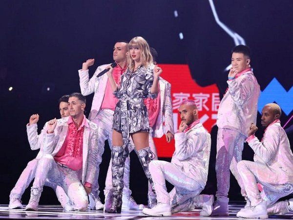 Taylor Swift'ten büyük başarı! 4