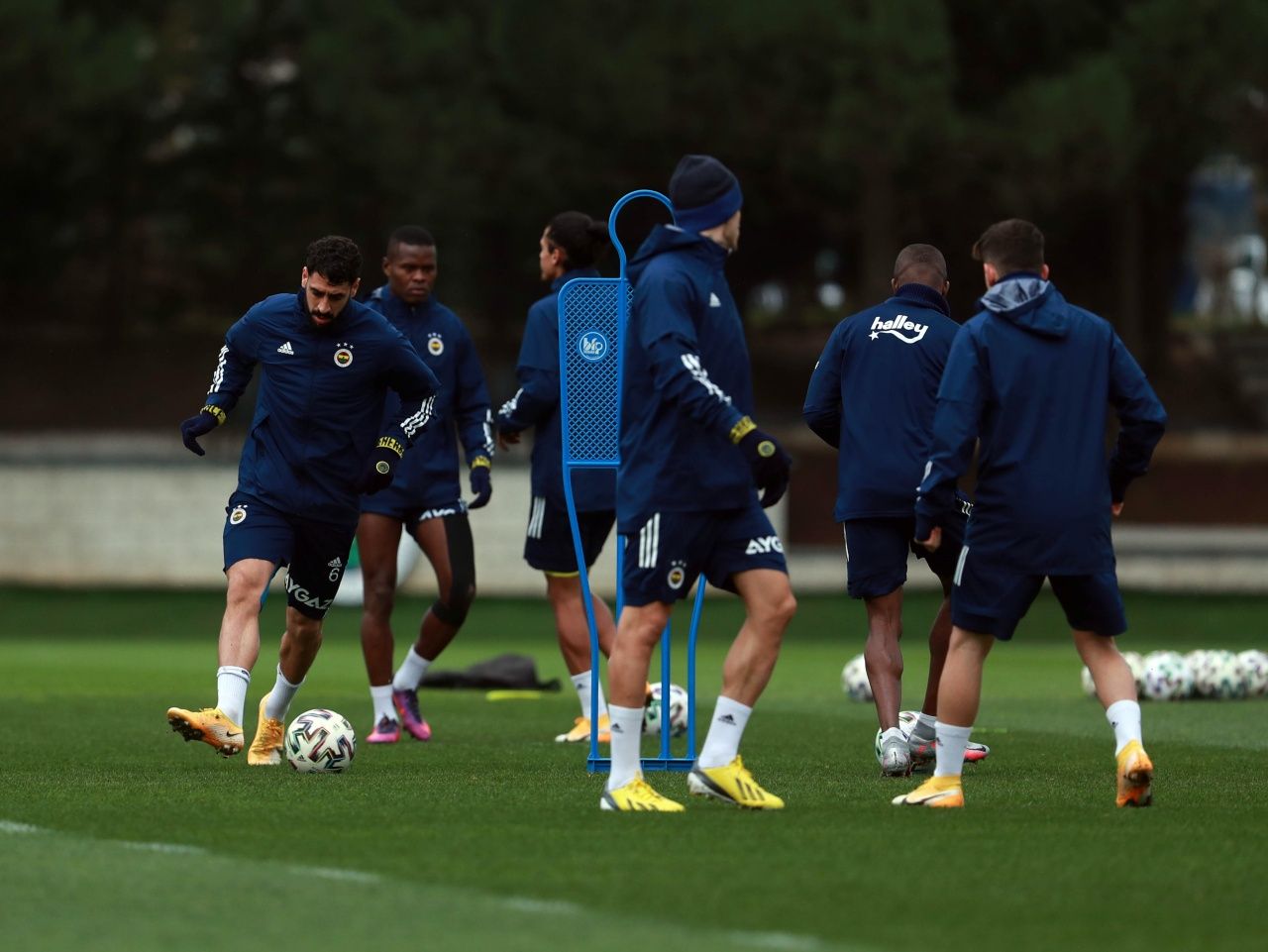 Samatta, Valencia, Lemos ve Tolga takımla çalışmalara başladı 2