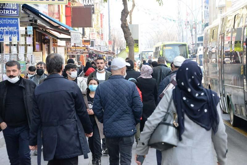 Diyarbakır'da kısıtlamanın ardından korkutan yoğunluk! 3