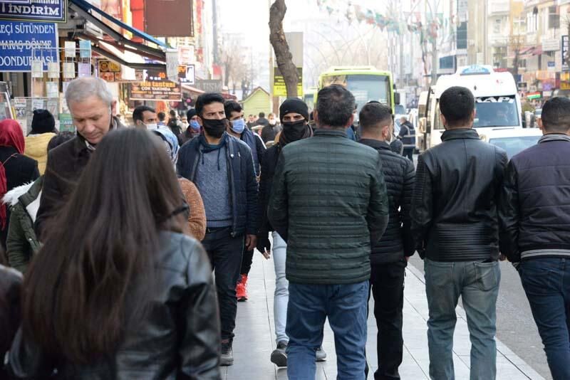 Diyarbakır'da kısıtlamanın ardından korkutan yoğunluk! 6