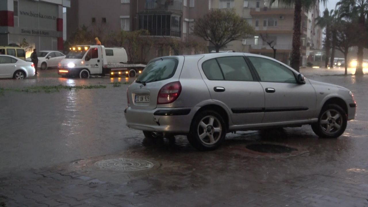 Sağanak bastırdı hayat felç oldu! 10