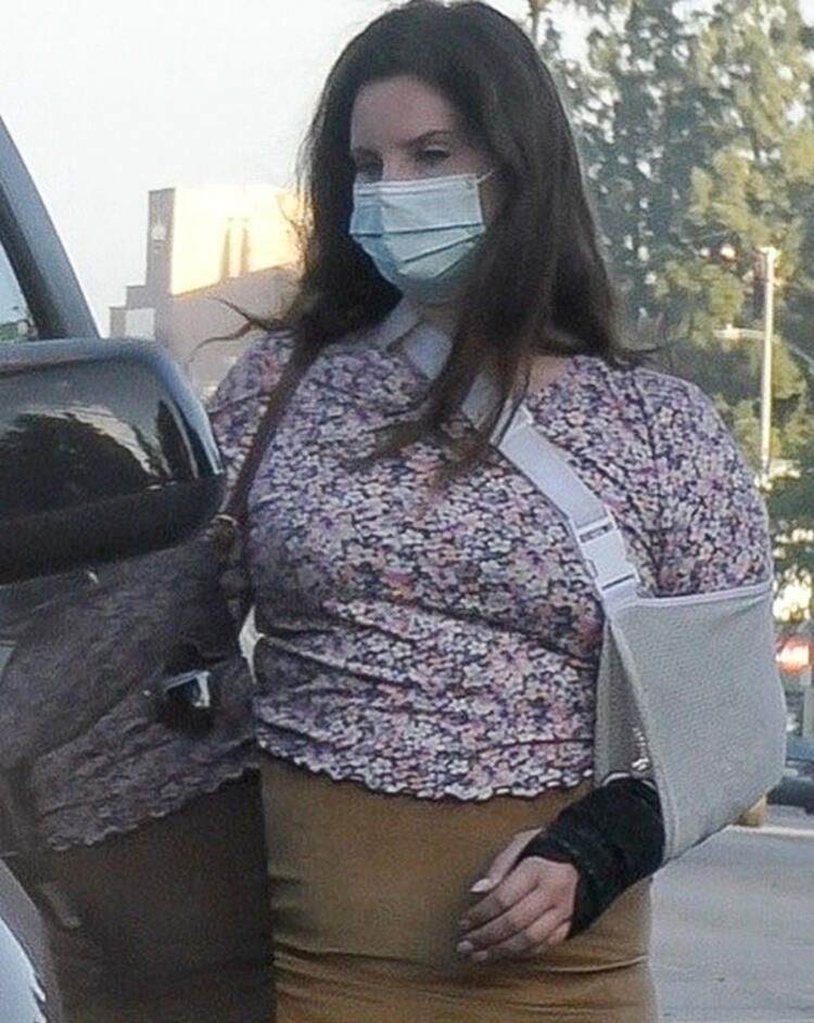 Lana Del Rey'in süper minisi ve aldığı kilolar dikkat çekti... 3