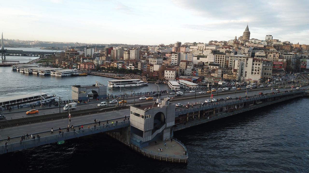 Eminönü ve Galata Köprüsü'ne vatandaş akın etti 5