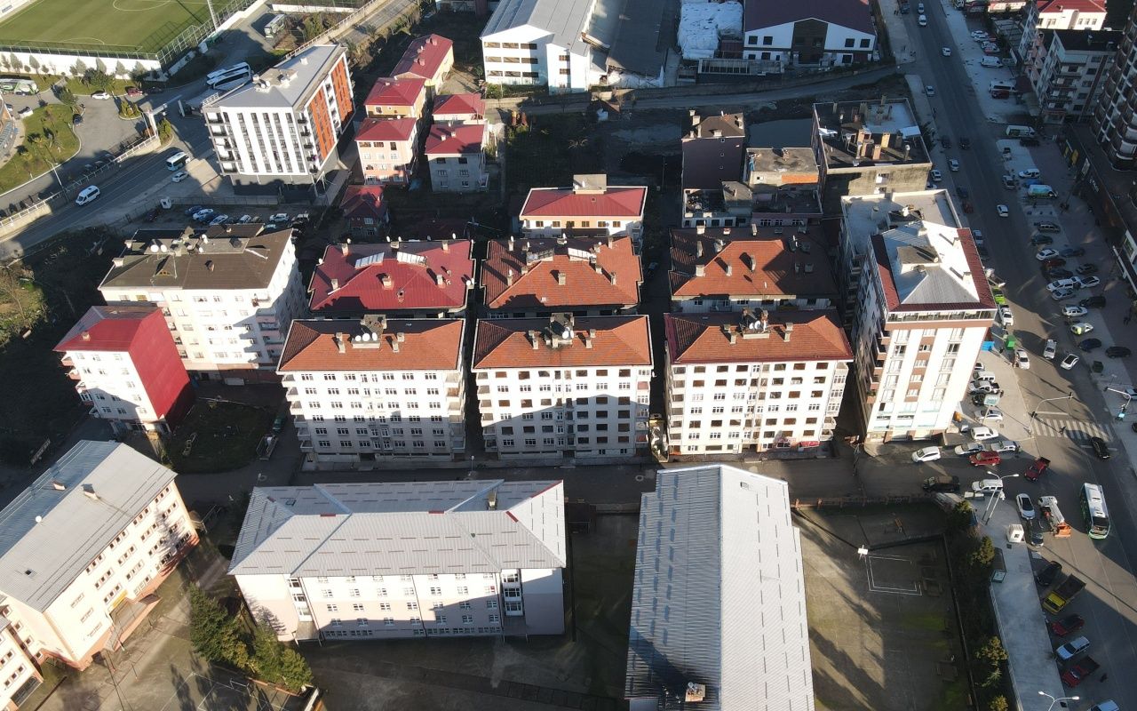 Rize'nin 'Pisa Kuleleri' boşaltılıyor 1
