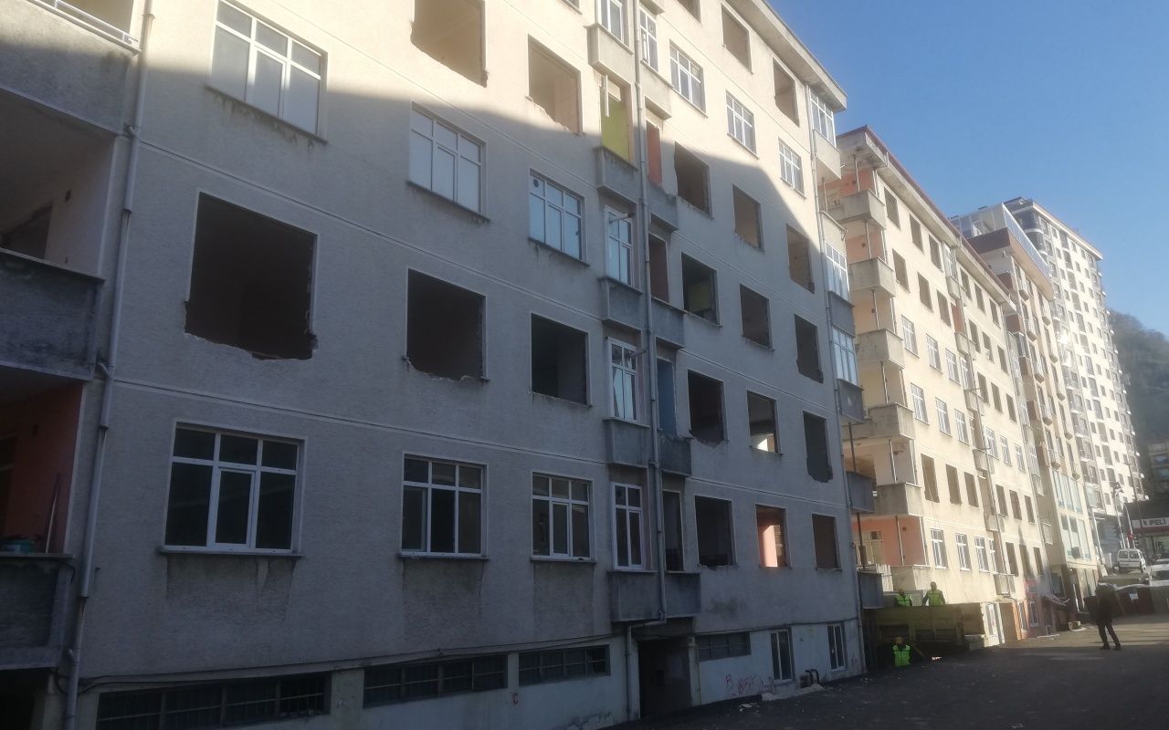 Rize'nin 'Pisa Kuleleri' boşaltılıyor 2