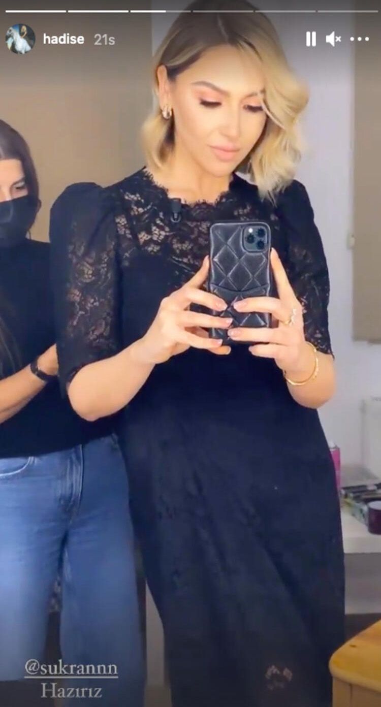 Hadise'nin 'O Ses Türkiye'deki yılbaşı şıklığı dudak uçuklattı! 4