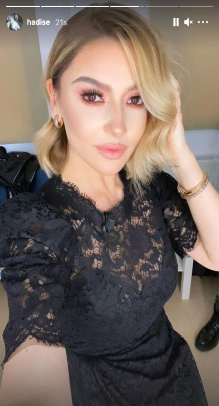 Hadise'nin 'O Ses Türkiye'deki yılbaşı şıklığı dudak uçuklattı! 5