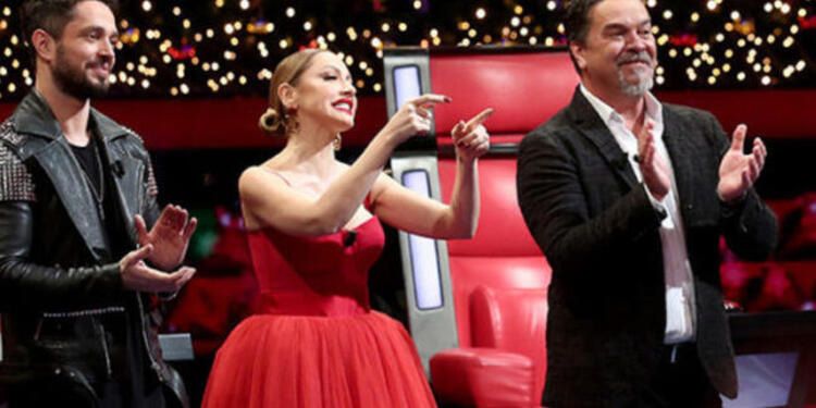 Hadise'nin 'O Ses Türkiye'deki yılbaşı şıklığı dudak uçuklattı! 6