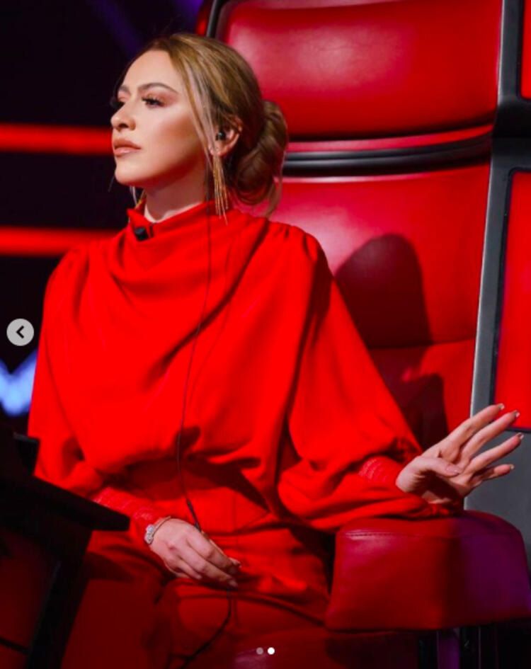 Hadise'nin 'O Ses Türkiye'deki yılbaşı şıklığı dudak uçuklattı! 8
