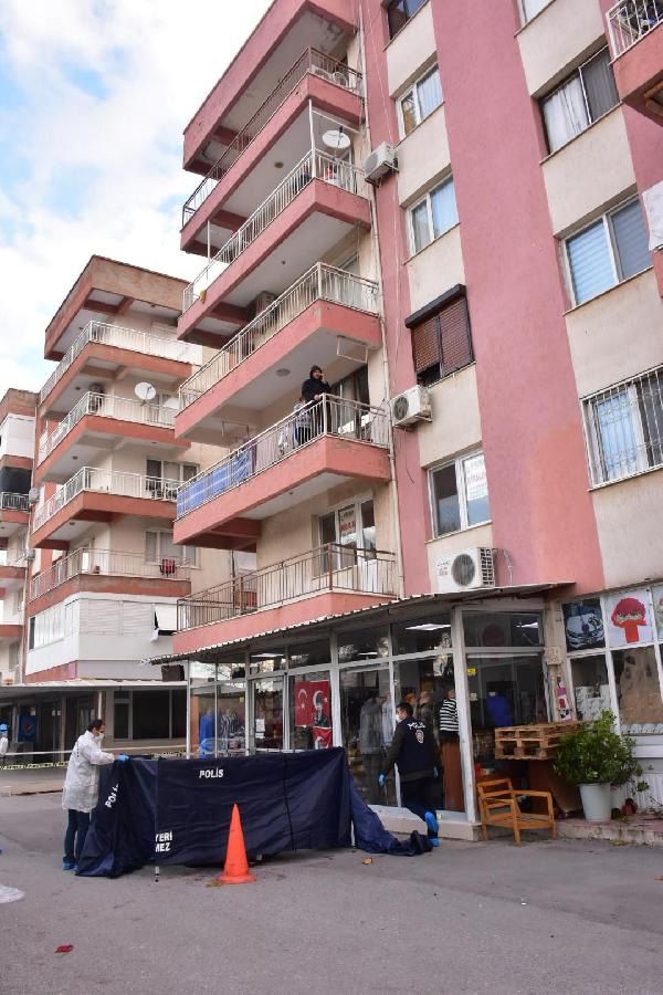 Babasını sokak ortasında sopayla döverek öldürdü! 2