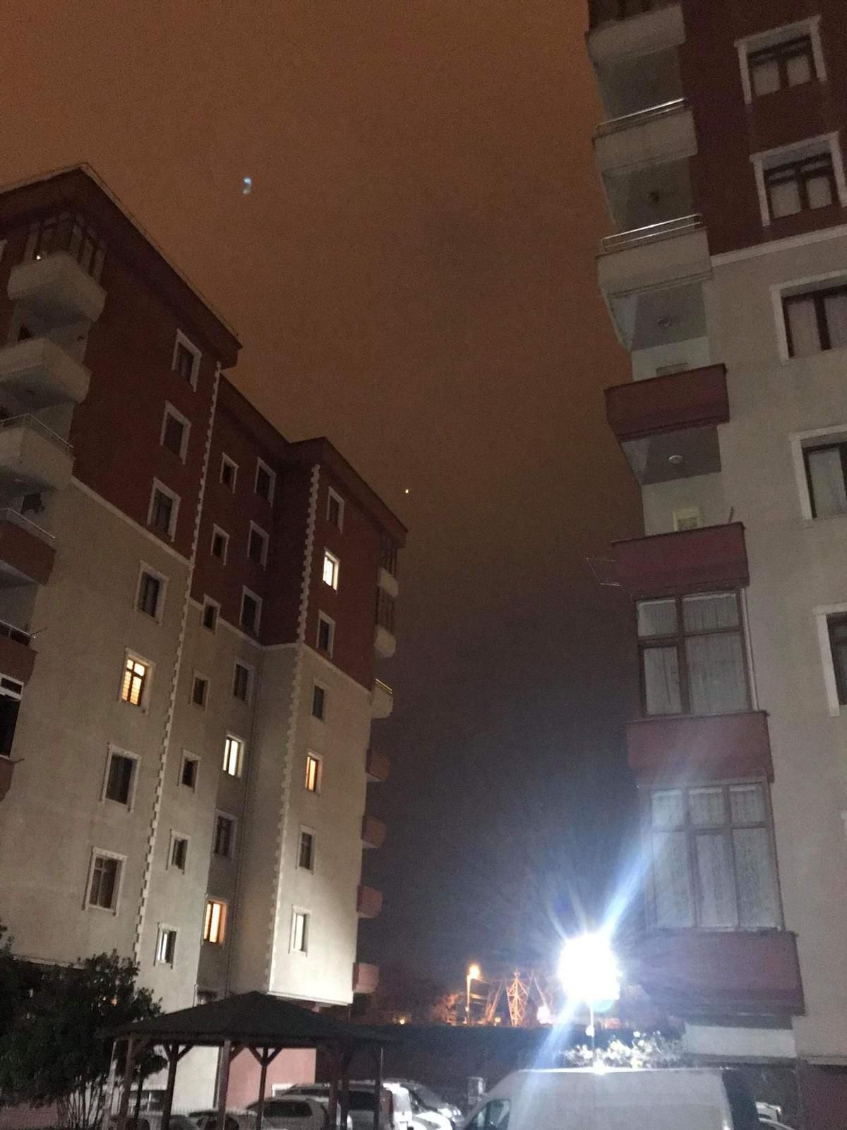 İstanbul'un üzerinden 2 UFO geçti 3