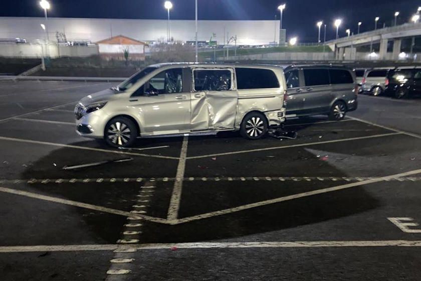 Kepçeyle Mercedes'in fabrikasına daldı 2