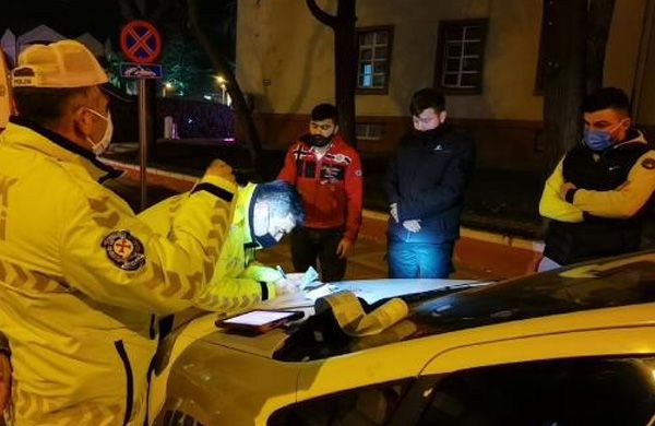 Polis ceza kesti... 'Burada gözünüzün önünde drift atacağım' dedi! 4