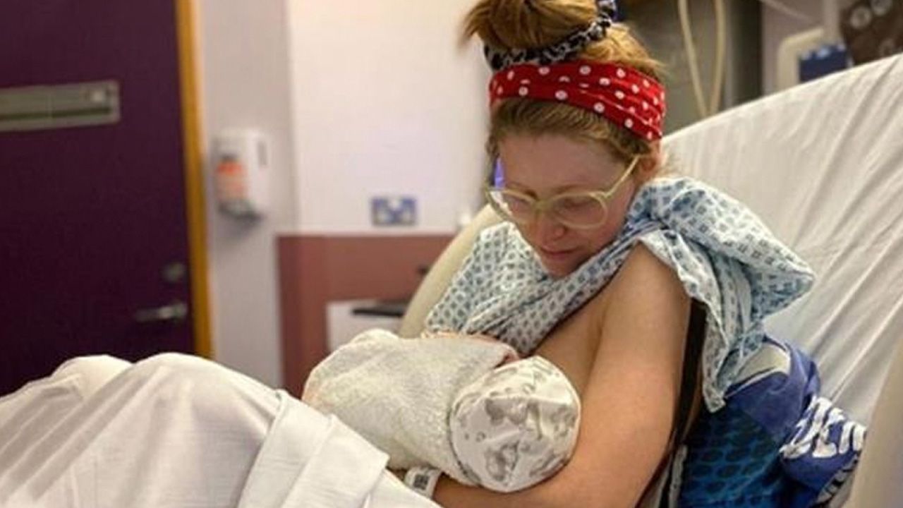 Harry Potter'ın yıldızı Jessie Cave'in 3 aylık bebeği koronavirüse yakalandı! 1