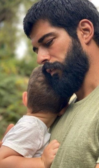 Fahriye Evcen-Burak Özçivit çifti: Yorumlara bakmıyoruz... 11