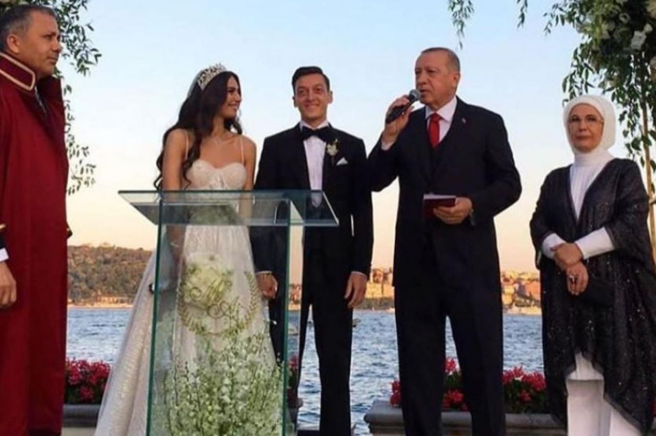 Mesut Özil bombası Ada basınını da sarstı 4