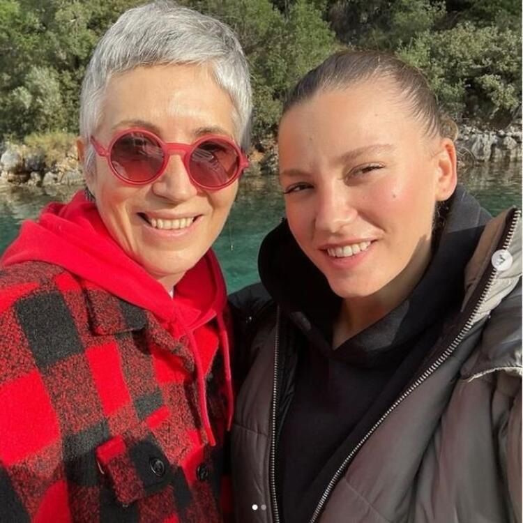 Serenay Sarıkaya'nın montu dalga konusu oldu! 9