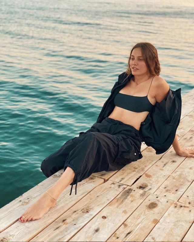 Serenay Sarıkaya'nın montu dalga konusu oldu! 3