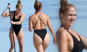 Jennifer Lopez tanga mayosuyla sosyal medyayı salladı! 9