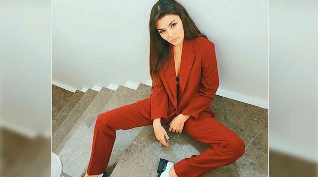 Hande Erçel ile Kerem Bürsin'den aşk söylentilerini alevlendiren fotoğraf! 8