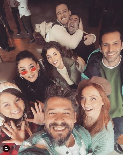 Hande Erçel araba pozlarını paylaştı! Kerem Bürsin o haberleri ti'ye aldı... 10