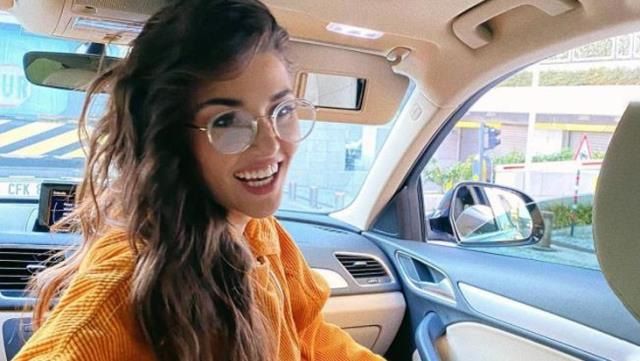 Hande Erçel araba pozlarını paylaştı! Kerem Bürsin o haberleri ti'ye aldı... 1