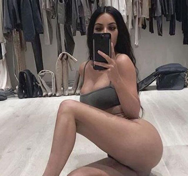 Kim Kardashian'dan cesur pozlar! 16