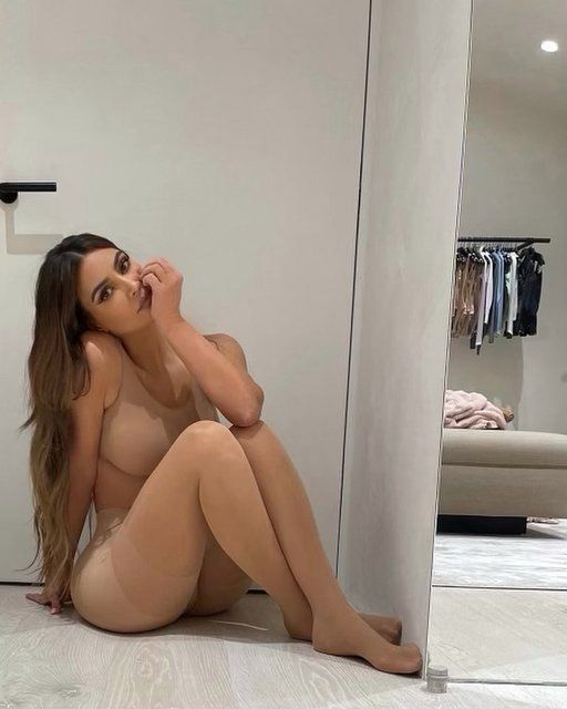Kim Kardashian'dan cesur pozlar! 3