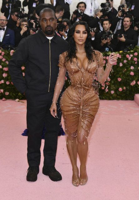 Kim Kardashian'dan cesur pozlar! 6