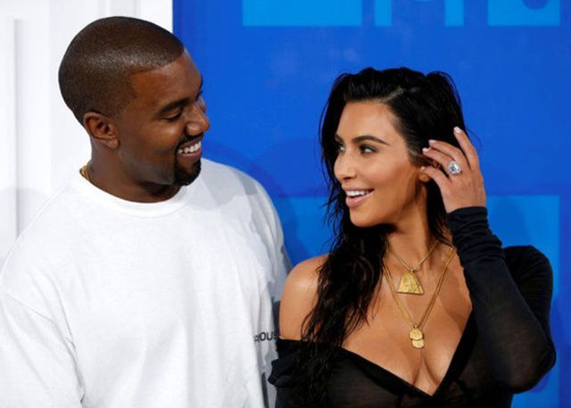 Kim Kardashian'dan cesur pozlar! 7