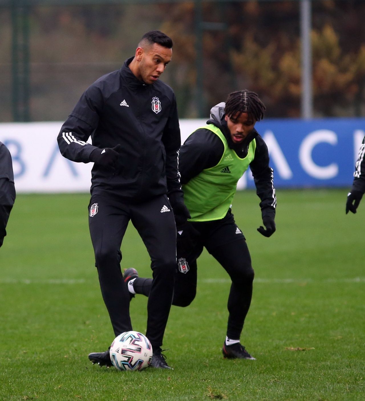 Beşiktaş'ı oyalayan Mario Mandzukic, Milan'la görüşüyor 7