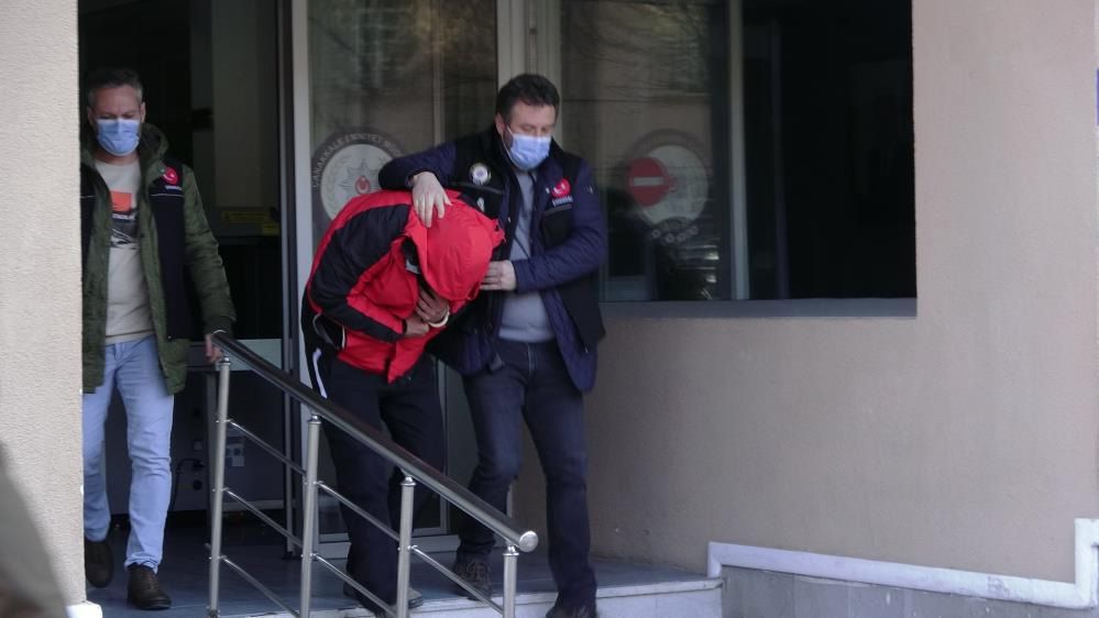 Çanakkale’de bir çocuk ve 4 kadını elle taciz eden zanlı adliyeye sevk edildi! 1