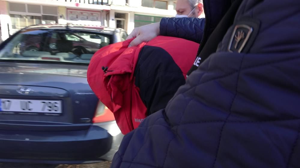 Çanakkale’de bir çocuk ve 4 kadını elle taciz eden zanlı adliyeye sevk edildi! 4