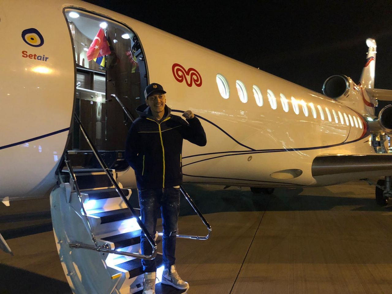 Mesut Özil parayı değil, taraftarı olduğu Fenerbahçe'yi tercih etti 6
