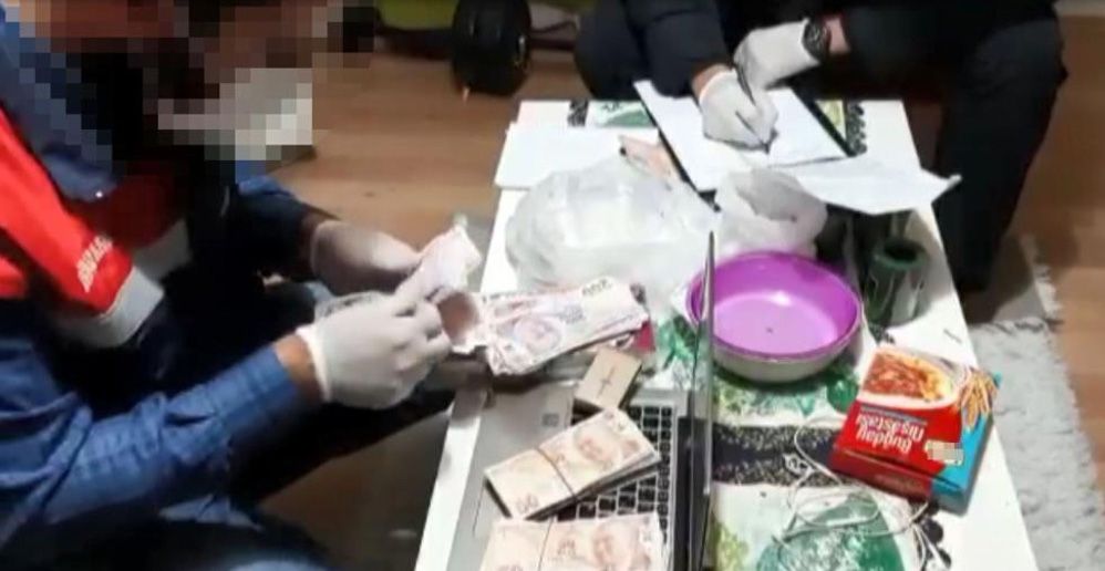 Üstü emlakçı, altı uyuşturucu serası! Polisin operasyonu kamerada... 7