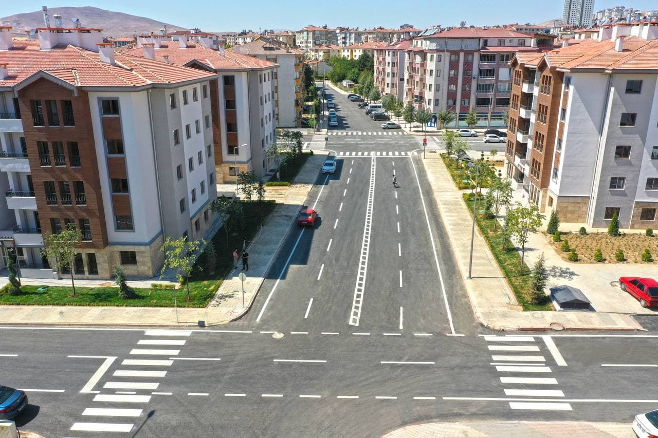 Elazığ'ın bir yıl öncesi bir yıl sonrası 5