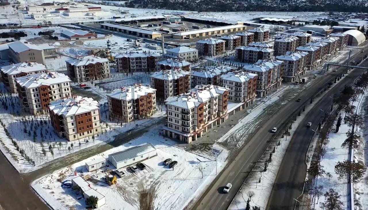 Elazığ'ın bir yıl öncesi bir yıl sonrası 8