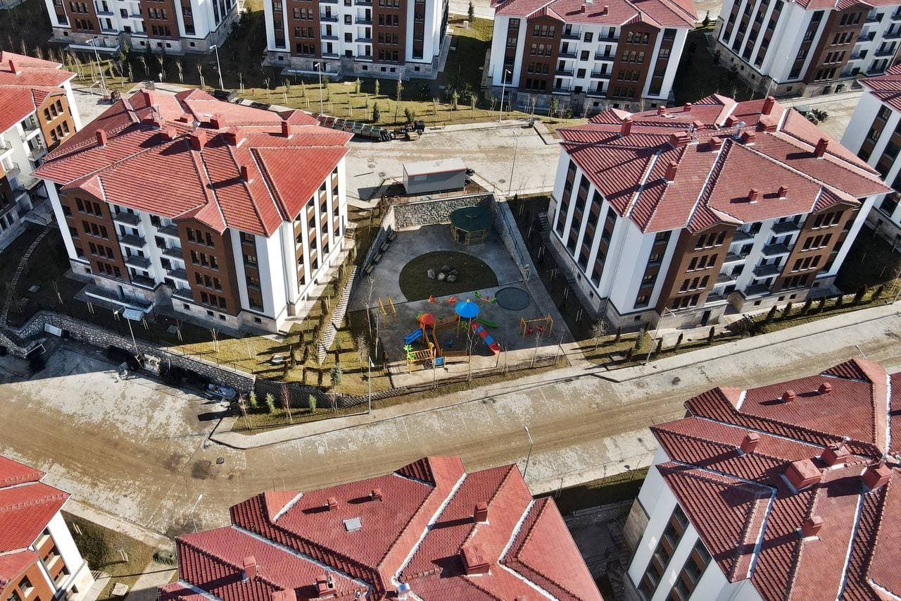 Elazığ'ın bir yıl öncesi bir yıl sonrası 9
