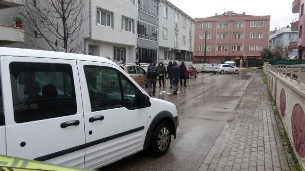 Husumetlisi ile bir kadını sokak ortasında vurduktan sonra aynı silahla canına kıydı! 5
