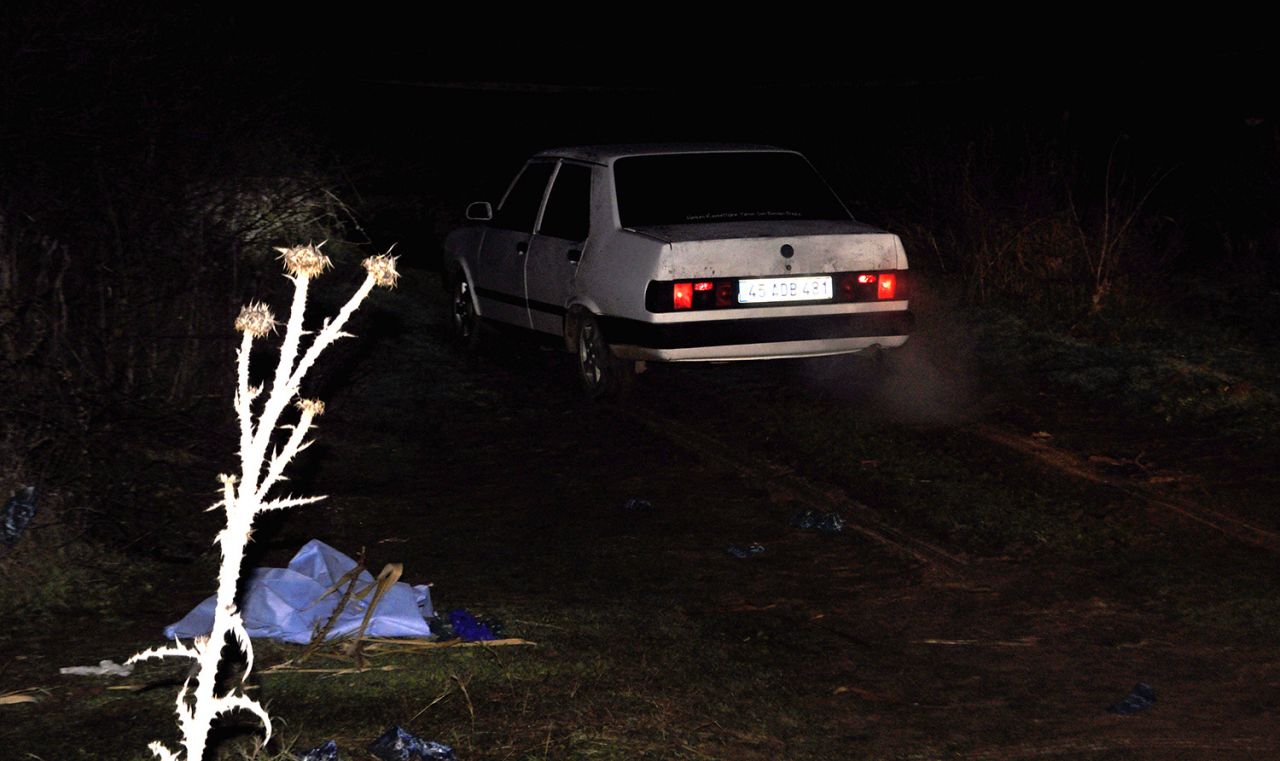 Dört genç otomobil içinde başlarından vurulmuş halde bulundu 5