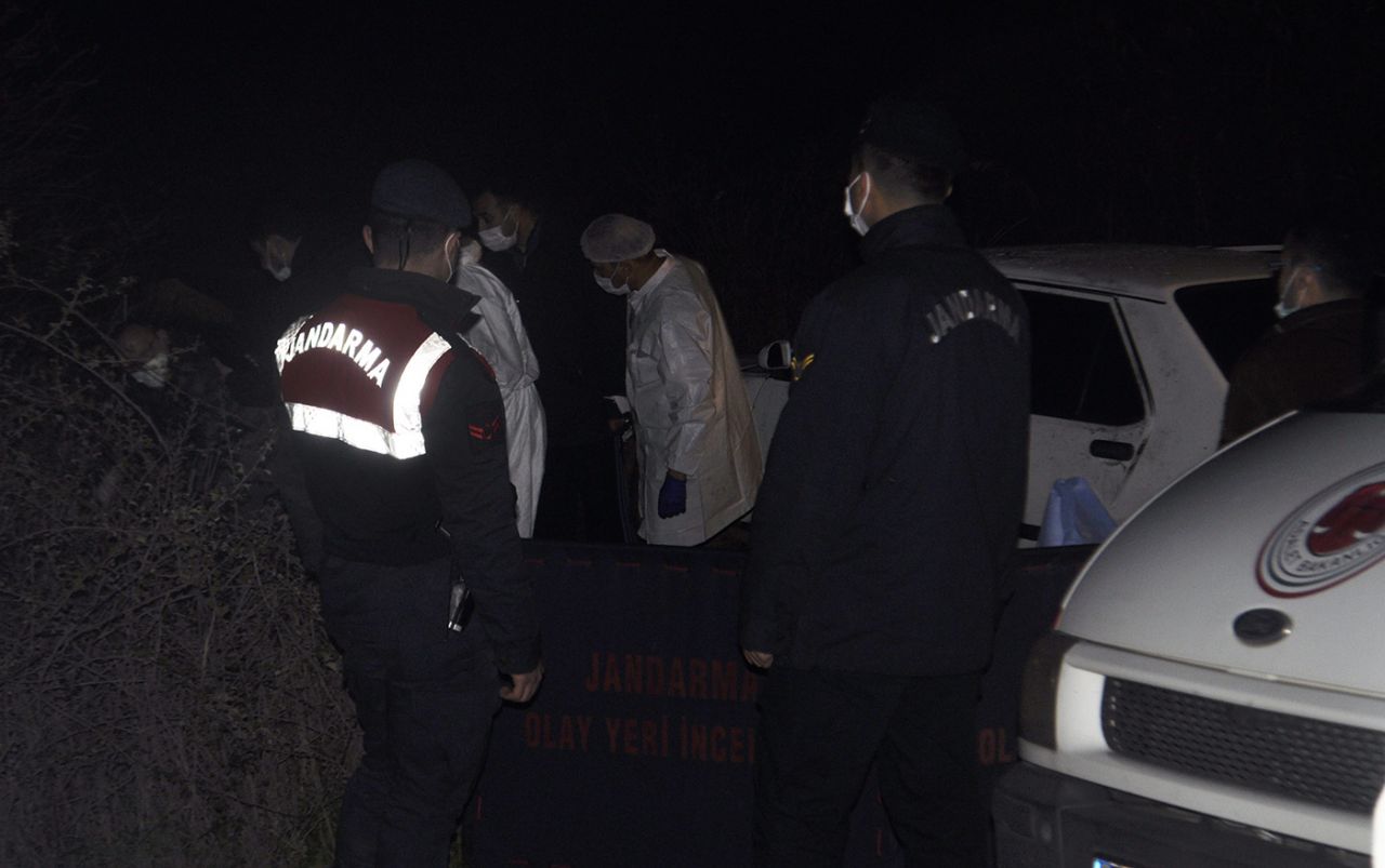 Dört genç otomobil içinde başlarından vurulmuş halde bulundu 2