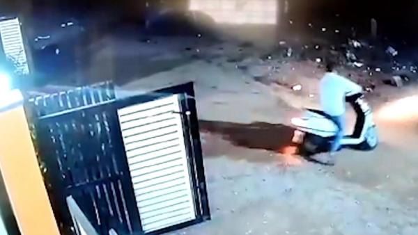 Şok görüntüler! Baltalı sapık dehşet saçtı! 4