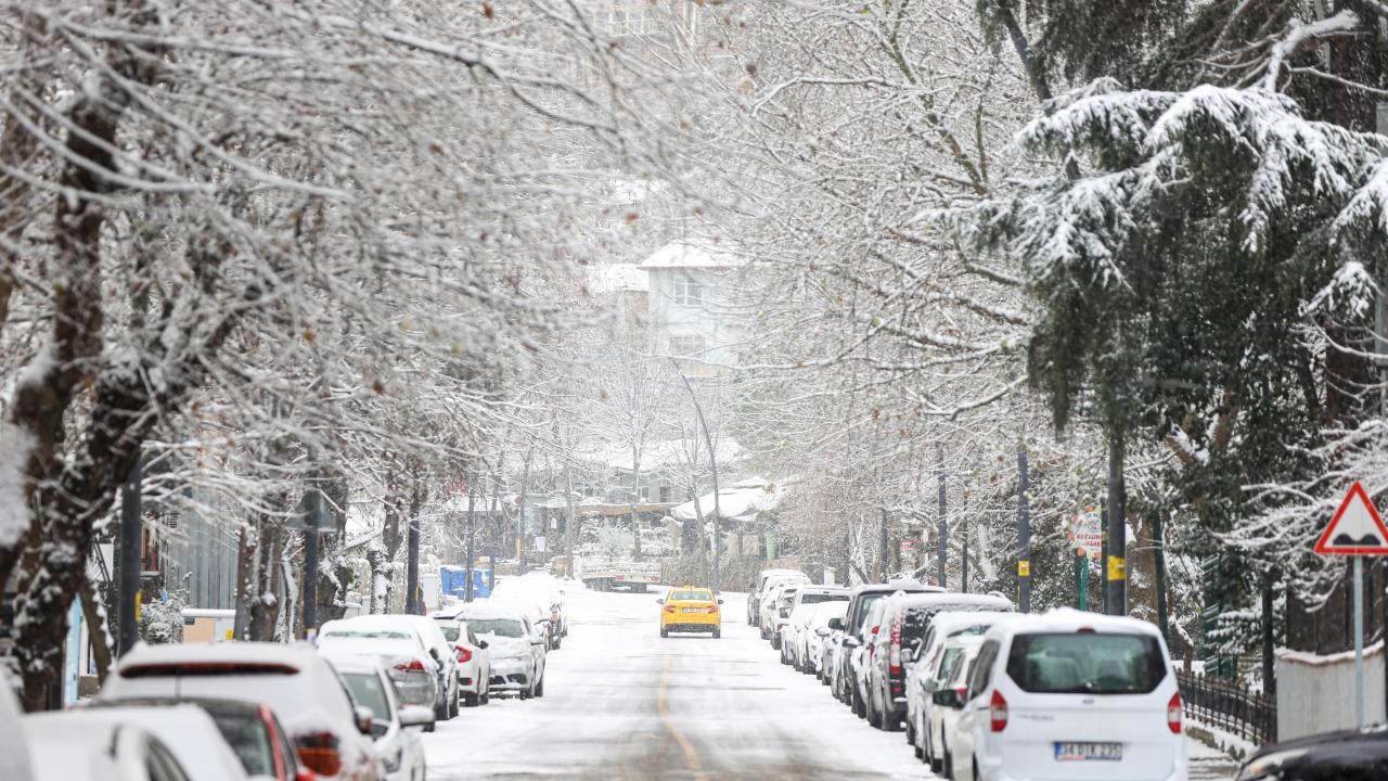 İstanbul ve Ankara'ya kar geri geliyor! 16