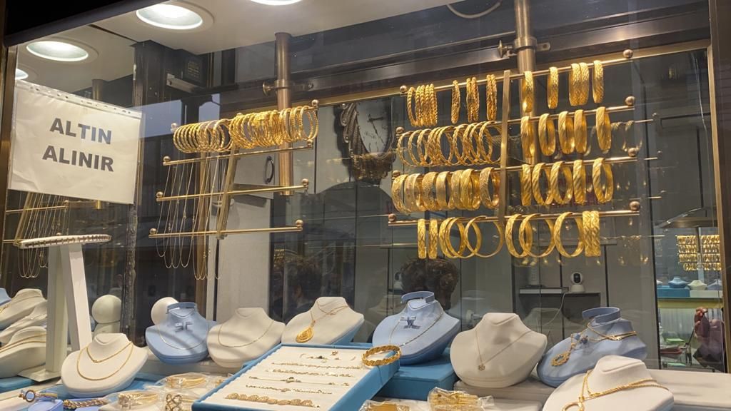 Kuyumcunun oğlu hırsıza külahı ters giydirdi! 5