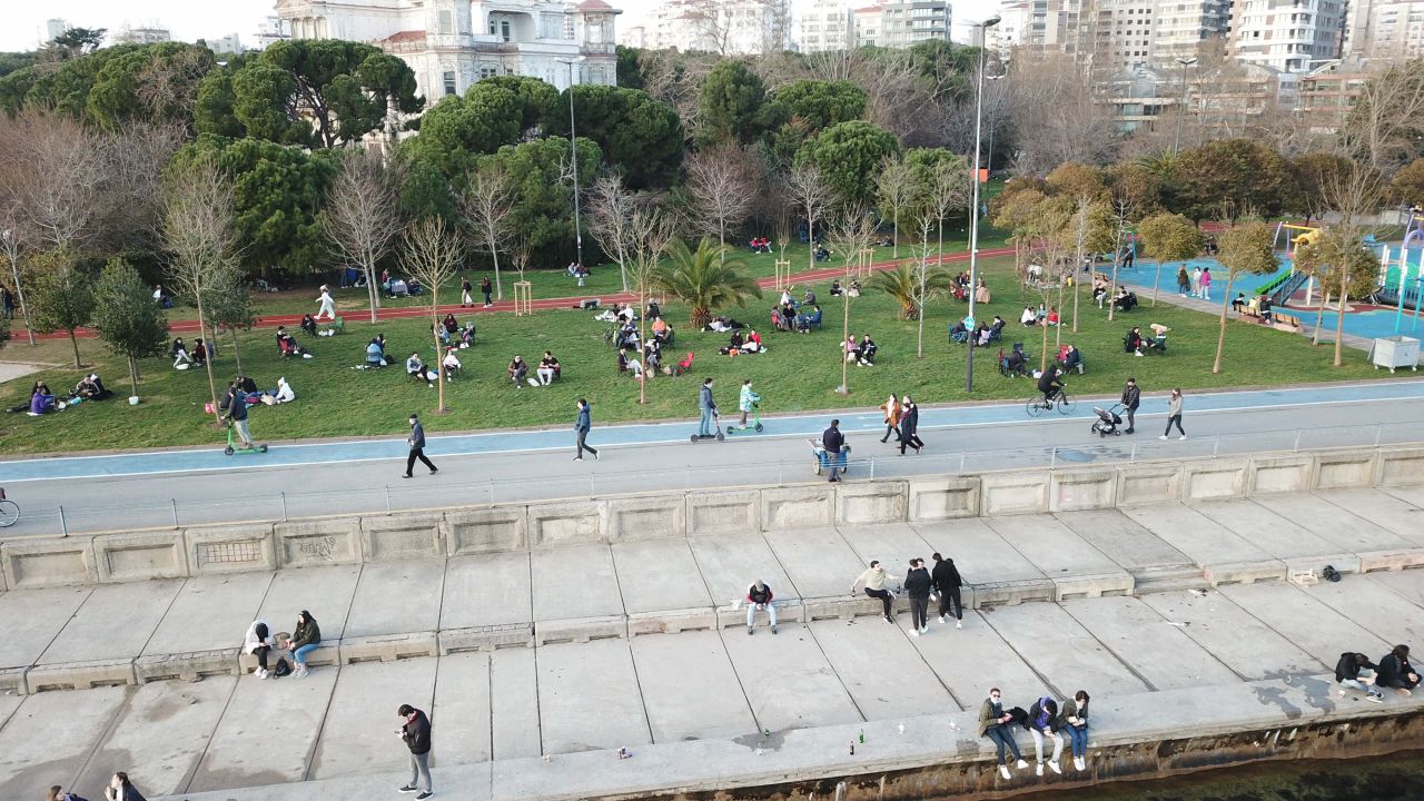 Caddebostan Sahilinde pandemi yok mu 8