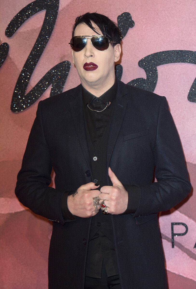 Marilyn Manson'a korkunç bir suçlama daha! Baltayla... 9