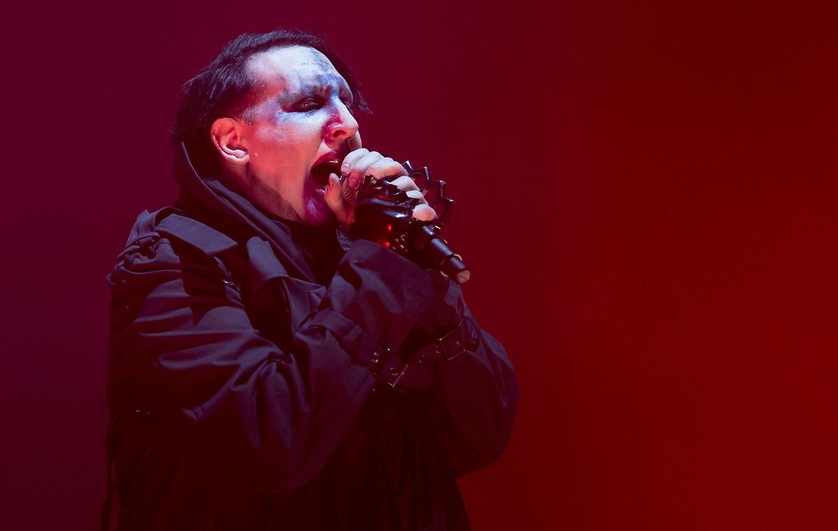 Marilyn Manson'a korkunç bir suçlama daha! Baltayla... 10