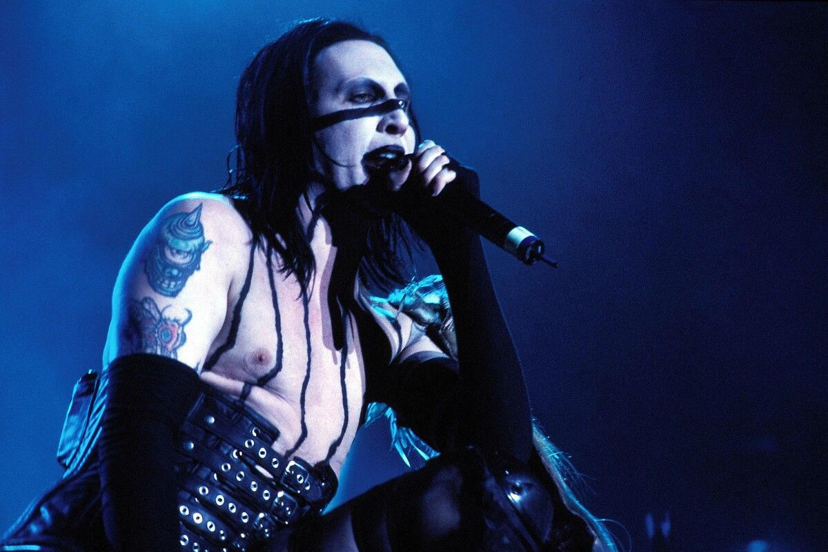 Marilyn Manson'a korkunç bir suçlama daha! Baltayla... 7