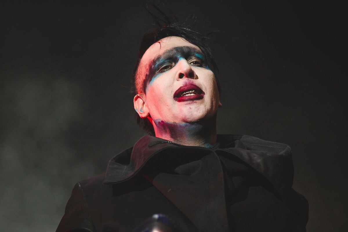 Marilyn Manson'a korkunç bir suçlama daha! Baltayla... 8