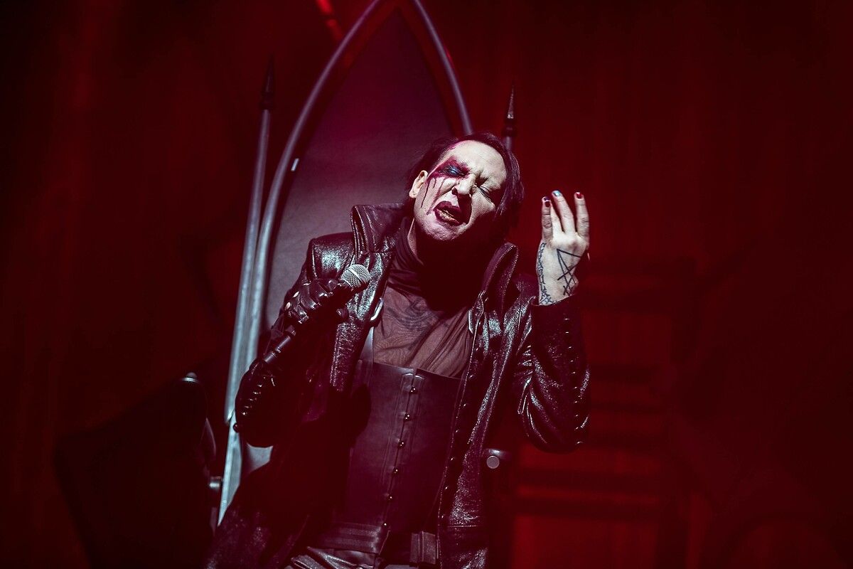 Marilyn Manson'a korkunç bir suçlama daha! Baltayla... 11
